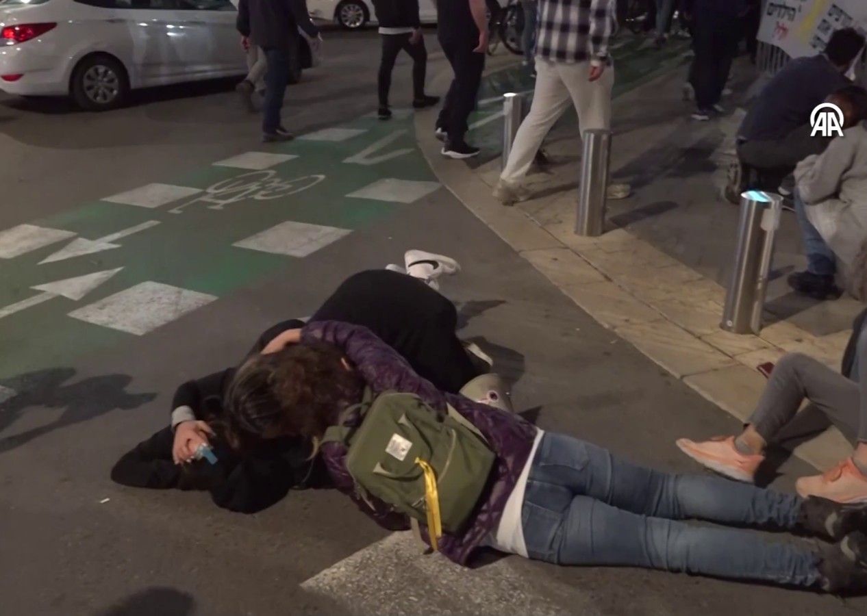 Gazze'den atılan roketler nedeniyle Tel Aviv'de saldırı sirenleri çaldı