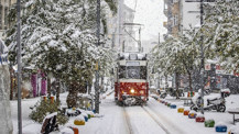 Valilikten kritik duyuru! Bugün İstanbul’da hava bir anda değişiyor: 19 ilçeye akşam saatlerinde kar gelecek