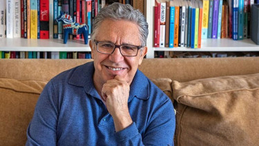 Livaneli'nin imza günü ABD'deki Türkleri yaktı... - Gündem Haberleri