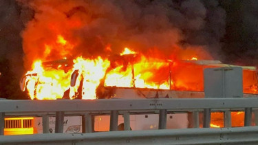 Otoyolda can pazarı! Yolcu otobüsü alev aldı! İstanbul yönü trafiğe kapandı! - Yaşam Haberleri