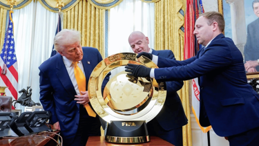 FIFA Kulüpler Dünya Kupası'na Donald Trump el koydu: Chelsea'ye kopya kupa! - Spor Haberleri