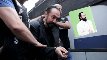 Adnan Oktar'ın, cezaevinden yeni fotoğrafı paylaşıldı - Gündem Haberleri