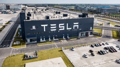 Tesla'da 'pil' hatası! Araçlarını geri çağırıyor