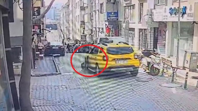Balıkesir'de kan donduran olay: Uyuyan köpeği aracıyla ezerek öldürdü yoluna devam etti! İşte o anlar!