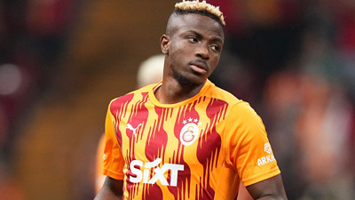 Victor Osimhen'den Nijerya'daki ihtiyaç sahiplerine 4 milyon dolarlık yardım