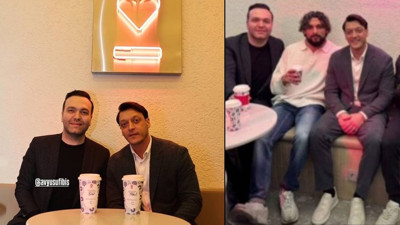 AK Parti MKYK Üyesi Mesut Özil'den EspressoLab'da "10 numara kahve" paylaşımı
