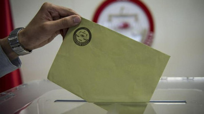 Eşinin emanetini devraldı! Mahalle halkı vefasını sandıkta gösterdi