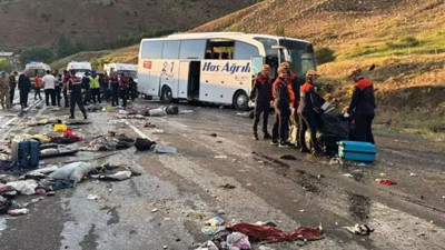 Sivas’ta facia! Yolcu otobüsü Kızıldağ Geçidi’nde devrildi: Çok sayıda ölü ve yaralı