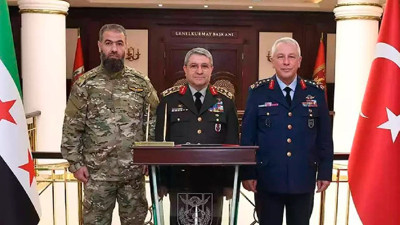 Harekatın hazırlığı mı? Genelkurmay Başkanı Bayraktaroğlu, Suriye Hava Kuvvetleri Komutanı’nı Ankara’da kabul etti