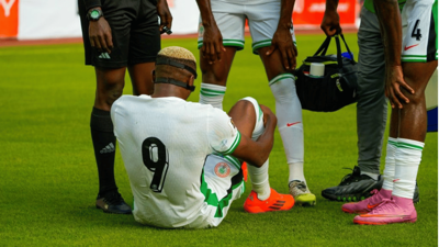 Galatasaray'a kötü haber! Sakatlanan Victor Osimhen gözyaşlarını tutamadı, oyuna devam edemedi