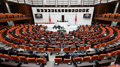 Türkiye Büyük Millet Meclisi (TBMM)'nde kabul edildi: 15 yaş altına sosyal medya yasağı, kadınlara doğum izni müjdesi