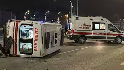 Karabük'te feci kaza: 3 sağlık personeli yaralandı