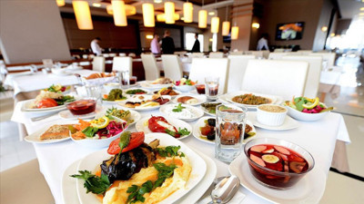 Lüks otellerden mahalle restoranlarına...Ramazan öncesi iftar menüsü fiyatları netleşti