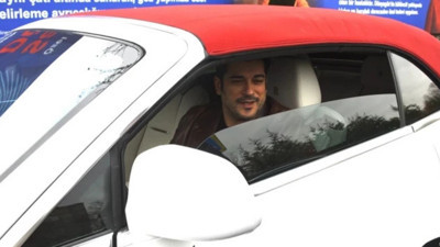 Burak Özçivit paraya kıydı: 35 milyonluk Rolls Roys ile trafikte