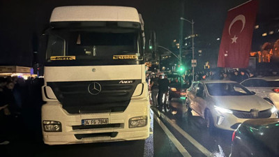 İstanbul'da korkunç kaza: Karşıya geçmek isteyen kadın kamyonun altında kaldı