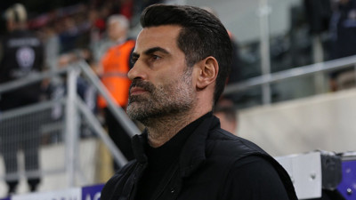 Volkan Demirel maç sonrası kırmızı kart gördü