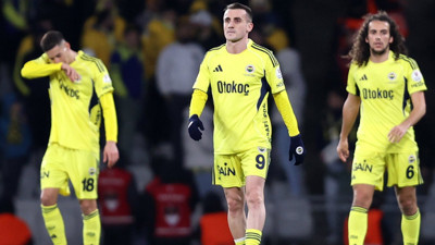 Fenerbahçe'nin büyük çöküşündeki sebep ortaya çıktı! Trabzonspor maçı sonrası uçakta prim kavgası: "Para yoksa şampiyonluk da yok"