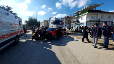 Isparta'da iki otomobil çarpıştı: 4 yaralı