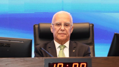 EBSO Meclis Başkanı İbrahim Gökçüoğlu: “Vize kalktı, Çinliler turist gibi Türkiye’ye gelip makine satıyor”