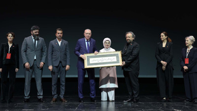 1 Mayıs'ta izleyiciyle buluşacak: Cumhurbaşkanı Recep Tayyip Erdoğan “Bir Adam Yaratmak” film gösterimine katıldı
