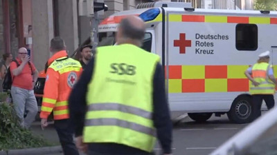 Leipzig'de araç kalabalığa daldı! Ölü ve yaralılar var...