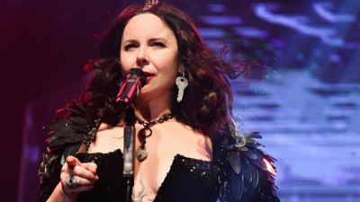 200 bin kişi sıraya girdi, biletler 30 dakikada tükendi! Şebnem Ferah konser bileti alamayanlara müjde: 14 konserlik dev tur mu geliyor?