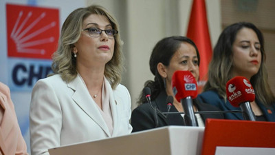 CHP Kadın Kolları Başkanı Osmaniye Milletvekili Asu Kaya’ya vatandaşlardan sert tepki: Önce Uşak’taki battaniyelerinizi temizleyin!