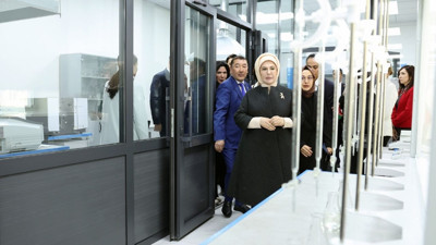 Emine Erdoğan, Kazakistan'da Sıfır Atık Eğitim Laboratuvarı'nın açılışını yaptı