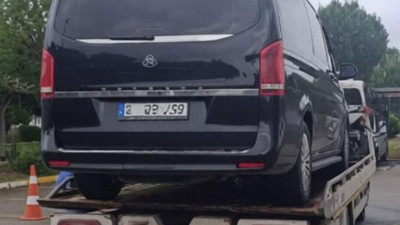 Parti başkanının ihlalini eşinin TikTok videosu ortaya çıkardı! Plakalığını kapattı, yetkisiz çakar kullandı...