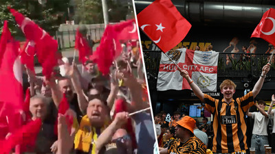 Hull City taraftarı, kritik maça Türk bayraklarıyla gitti