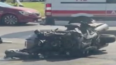 Kağıthane'de korkunç kaza! Ambulans devrildi, yaralılar var