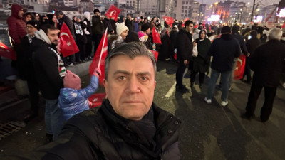 SuperHaber “Dünyaya bir güneş doğuyor” haykırışı için Galata Köprüsü’nde!