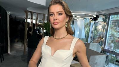 Burcu Biricik ağaç tepelerinde zeytin topladı