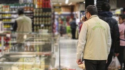 Gıda terörü bitmiyor! Sucuktan tavuk kafası çıktı, peynire süt koymamışlar