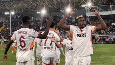 Galatasaray geriden geldi, 2 maç sonra galip geldi (Alanyaspor 1 - 2 Galatasaray | Maçın özeti)