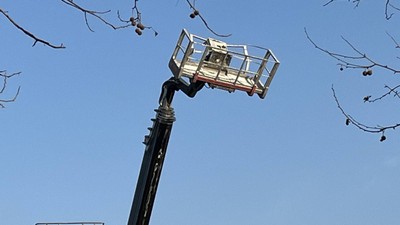 Yenibosna'da iş kazası; vinç sepeti yamuldu, 4 işçi aşağı düşerek ağır yaralandı