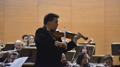 Keman virtüözü Daniil Bulayev Bursa'da konser verdi
