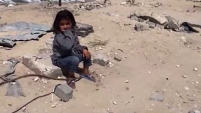Gazze'den yürek burkan görüntü: Hava saldırısında ailesini kaybeden küçük kızın feryadı