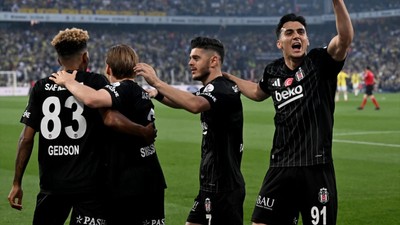 Beşiktaş 20 yıl sonra ilki başardı, Fenerbahçe yarışta havlu attı (Fenerbahçe 0 - 1 Beşiktaş | Maçın özeti)