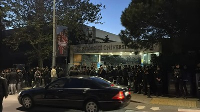 Provokasyona geçit yok! İstanbul Valiliği: Boğaziçi Üniversitesi'nde 97 gözaltı var 13 polis yaralı