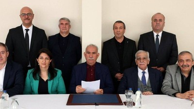 Öcalan’dan kritik mesaj! DEM Parti İmralı'dan çarpıcı mesajlarla döndü!
