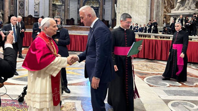 Papa 14. Leo yüzüğü taktı, yemin etti, Gazze'yi yine unutmadı! Törene Türkiye'den Bakan Ersoy katıldı