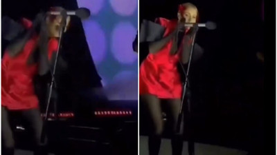 Derya Uluğ'a sahnede su şişesi fırlatıldı! Ünlü şarkıcı neye uğradığını şaşırdı