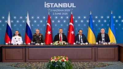 Dünyanın gözü İstanbul'da: Türkiye-Rusya-Ukrayna Zirvesi sona erdi! Hakan Fidan'dan sürdürülebilir barış mesajı