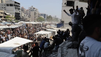 Katil İsrail yine insani yardım noktasını vurdu! Hayatta kalan Filistinliler'e sistematik katliam...