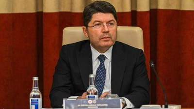 Adalet Bakanı Tunç’tan Özgür Özel’e sert tepki: “Tehditkar ifadeler asla kabul edilemez”  