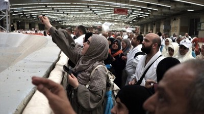 2,5 milyon Müslüman hacı oldu: Kutsal topraklarda şeytan taşlandı, hac görevleri tamamlandı