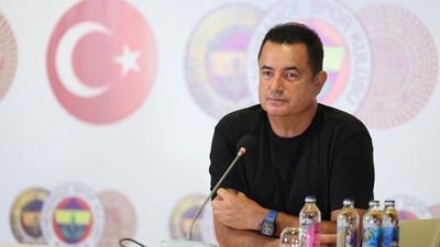 Fenerbahçe'de Acun Ilıcalı görevinden ayrıldı