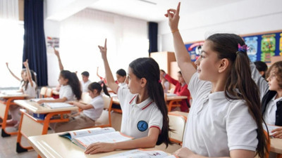 Milli Eğitim Bakanı açıkladı: Serbest kıyafet dönemi bitiyor, okullarda yeniden forma zorunluluğu başlıyor