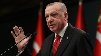 Cumhurbaşkanı Erdoğan: CHP belediye başkanlarına güvenemiyor! Çok pis kokular geliyor!